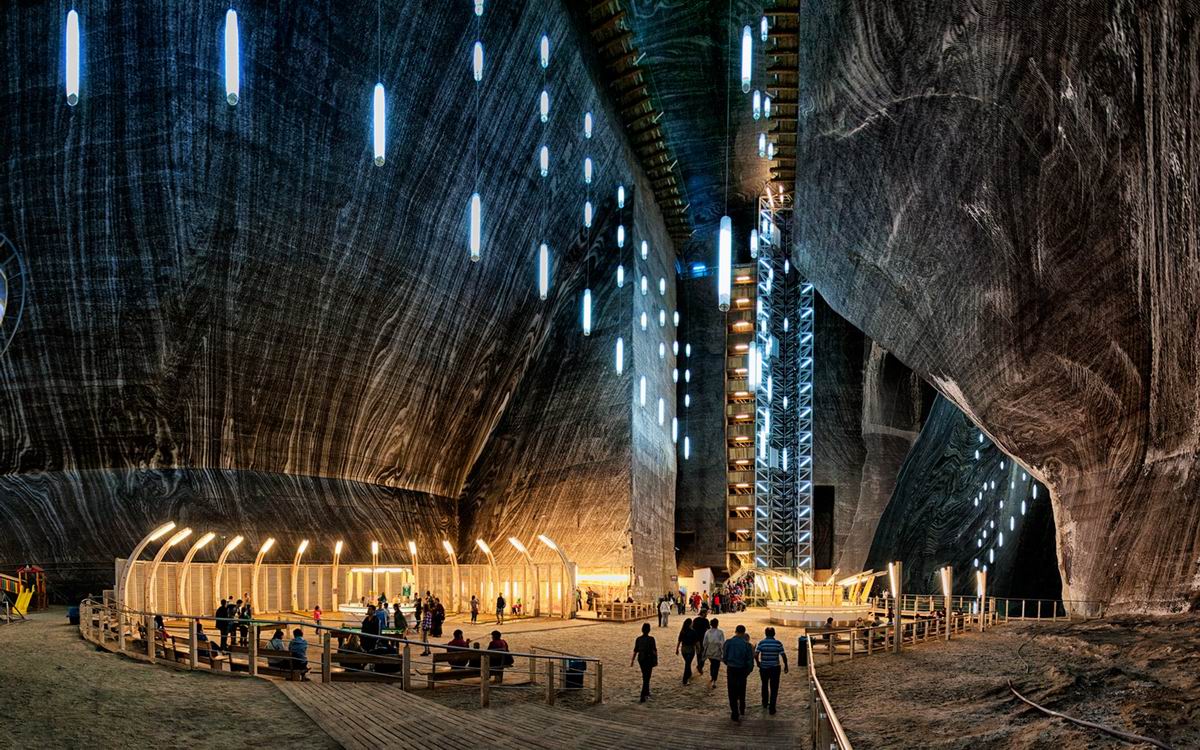 romania-salina-turda-underground-amusement-park.jpg